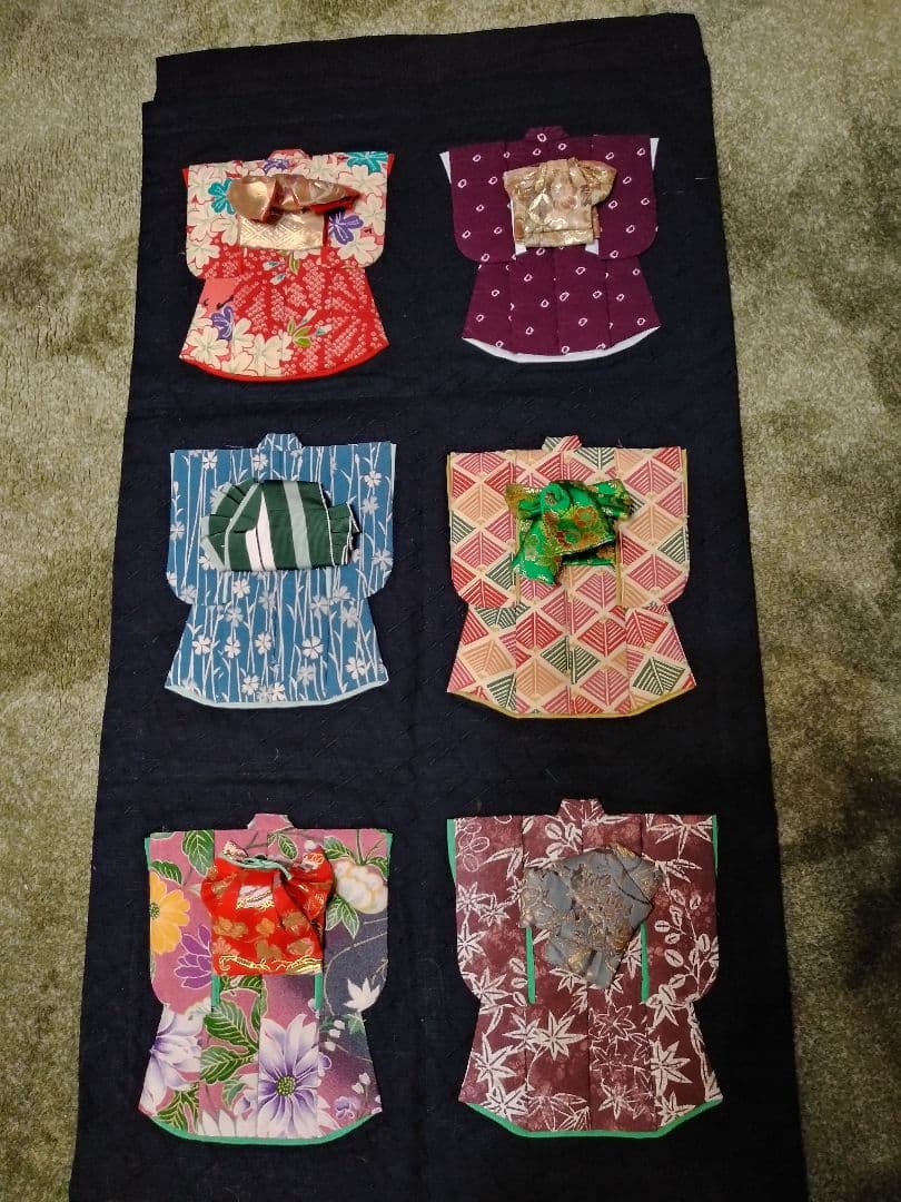 帯結びの着物　タペストリー