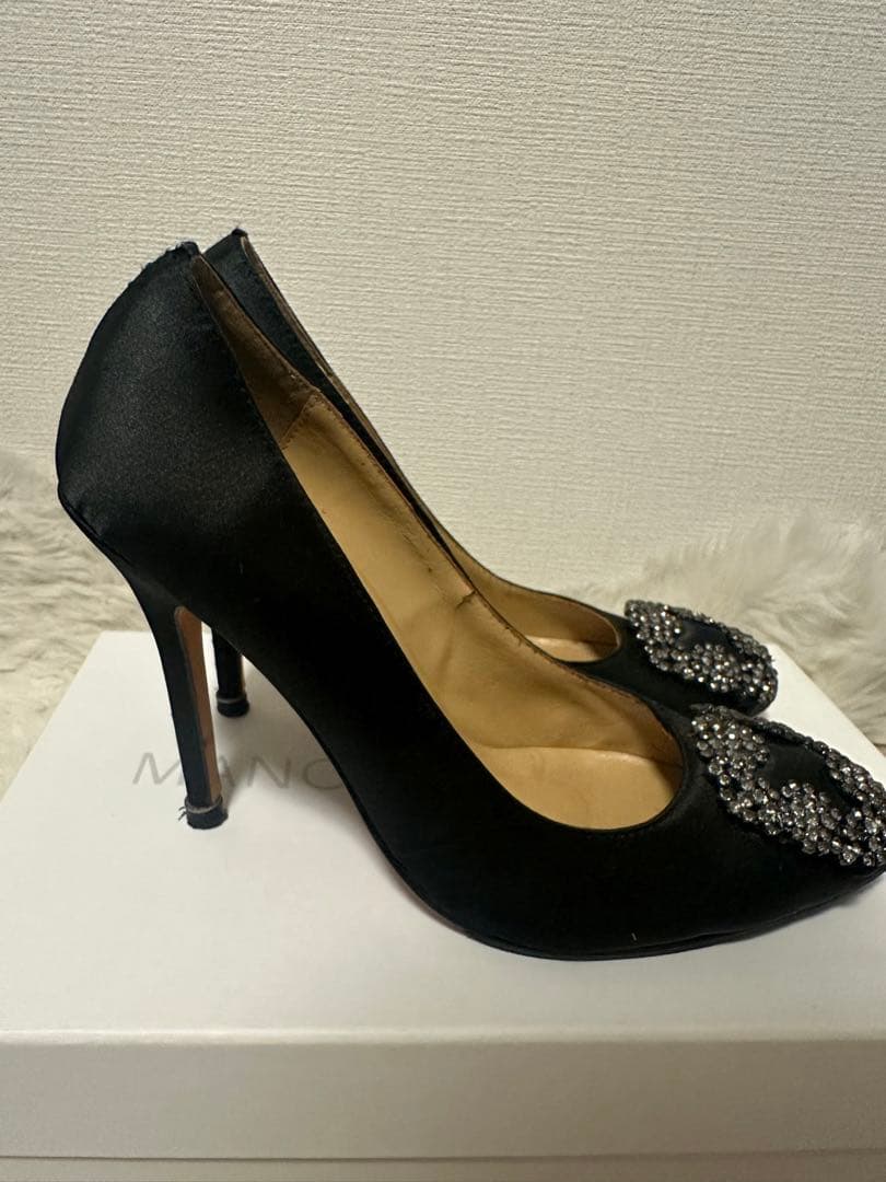 マノロブラニク MANOLO BLAHNIK ハンギシ　37