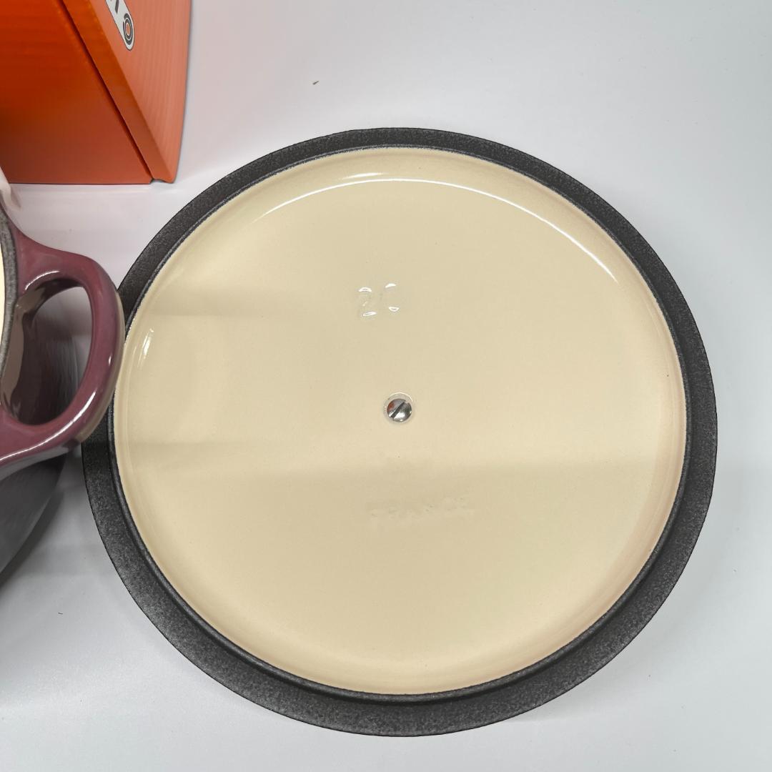 ル・クルーゼ　ココットロンド 20cm フィグ　シルバーノブ　新品