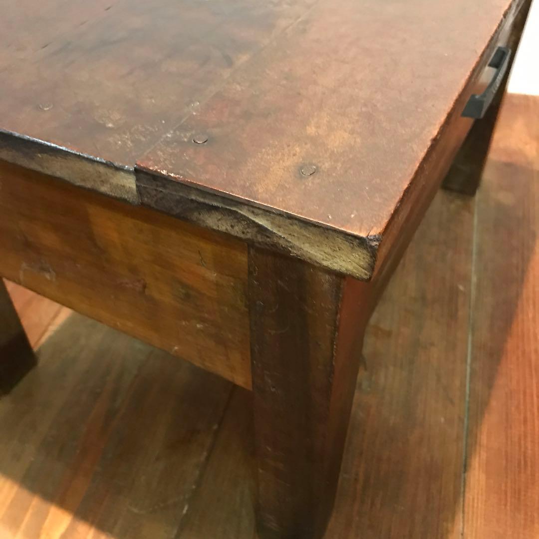 美品　木製　当時物　文机　ヴィンテージ　取手の金具も可愛い　どっしりした作り