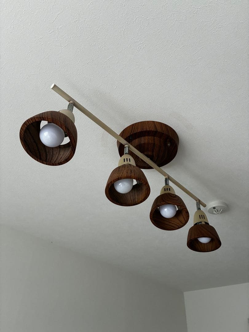 ブラウンシーリングライト 4灯モダンデザイン