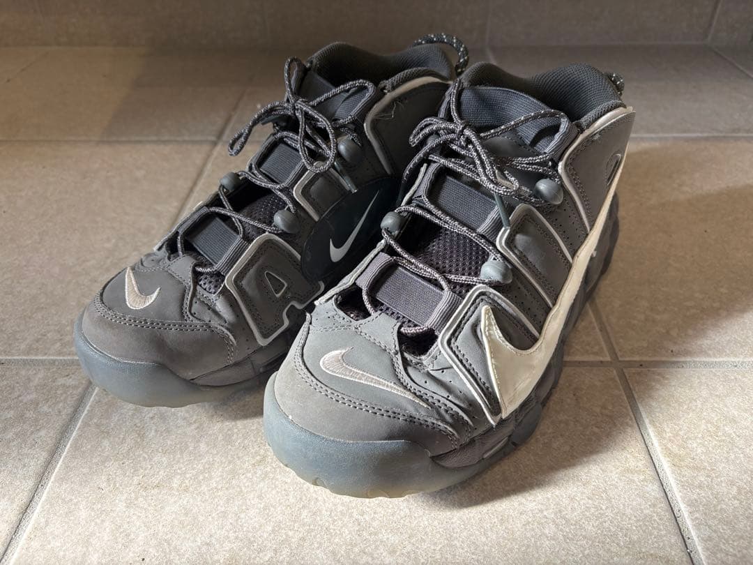Nike Air More Uptempo グレー