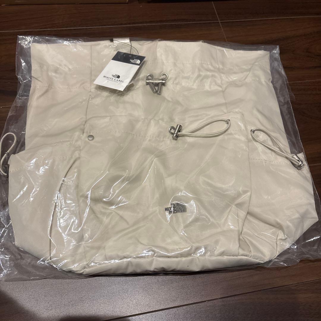 【入手困難】韓国限定　ザ・ノースフェイス ボニーパック M クリーム