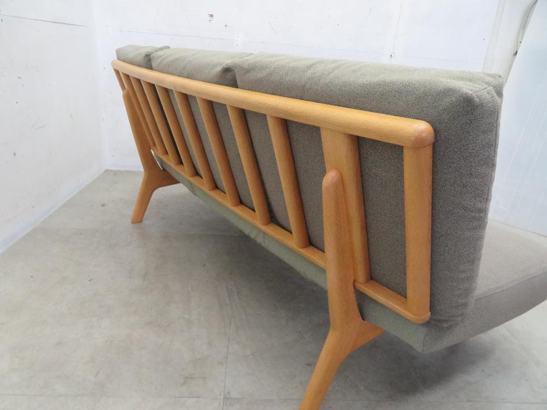 美品■カリモク■Chitano/チターノ■3人掛けソファ■オーク材■ファブリック