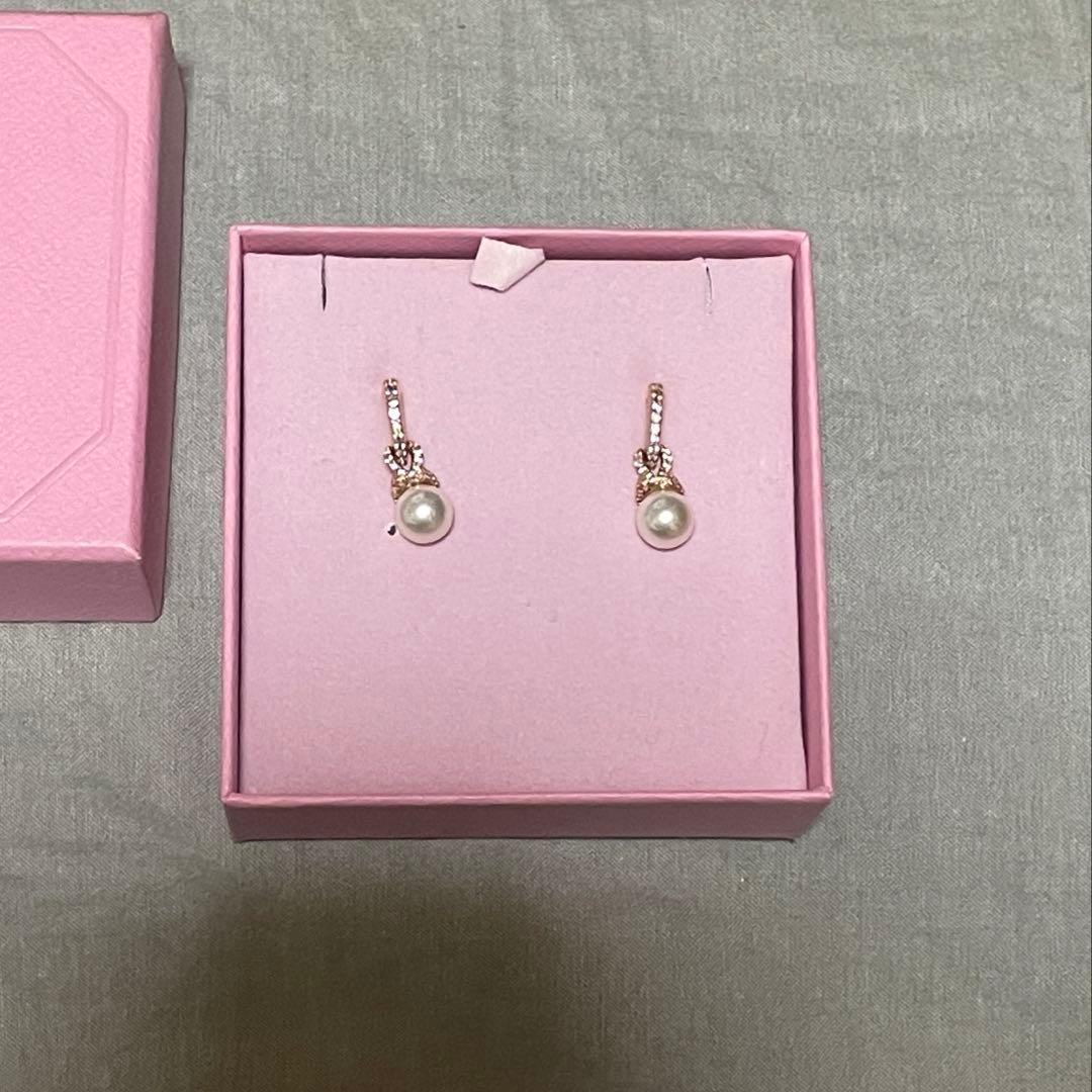 スワロフスキーピアスパール