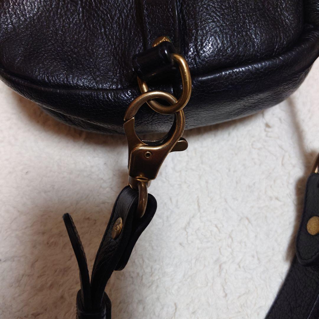 美品　IL BISONTE イルビゾンテ ボディバッグ ブラック レザー