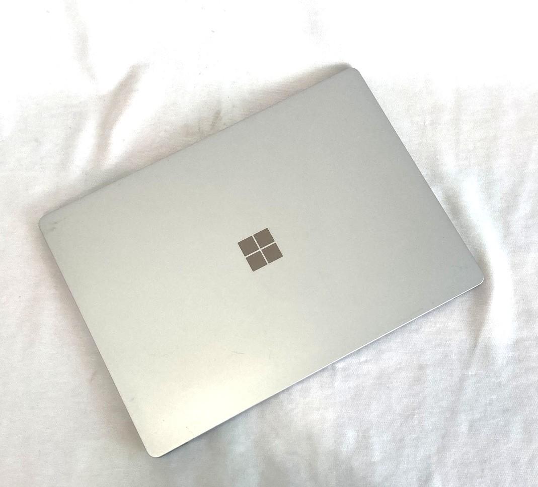 美品 13型 Surface Laptop 薄型 タッチパネル マイクロソフト