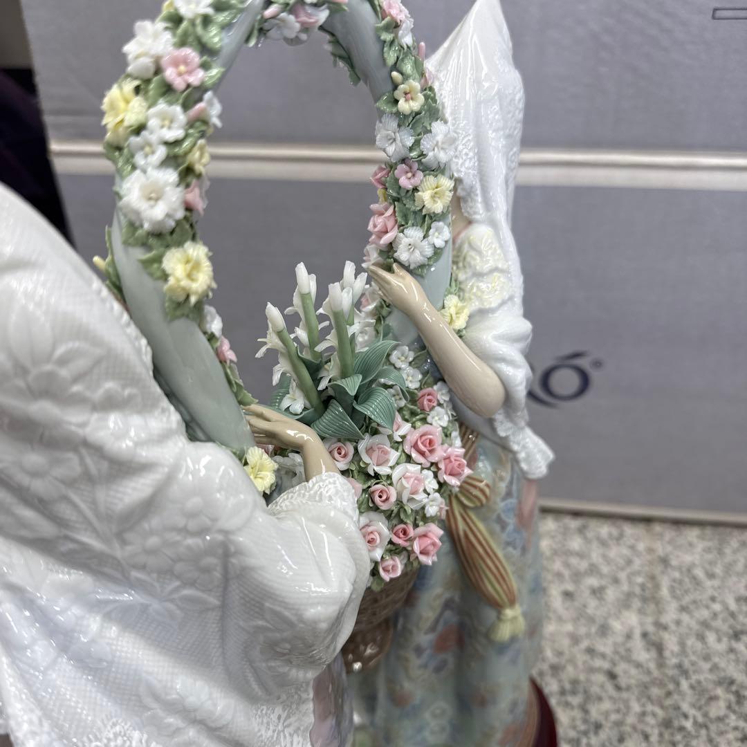 ★ Lladro リヤドロ 花かごを持つ女性像 スペイン 限定品 小物 格安
