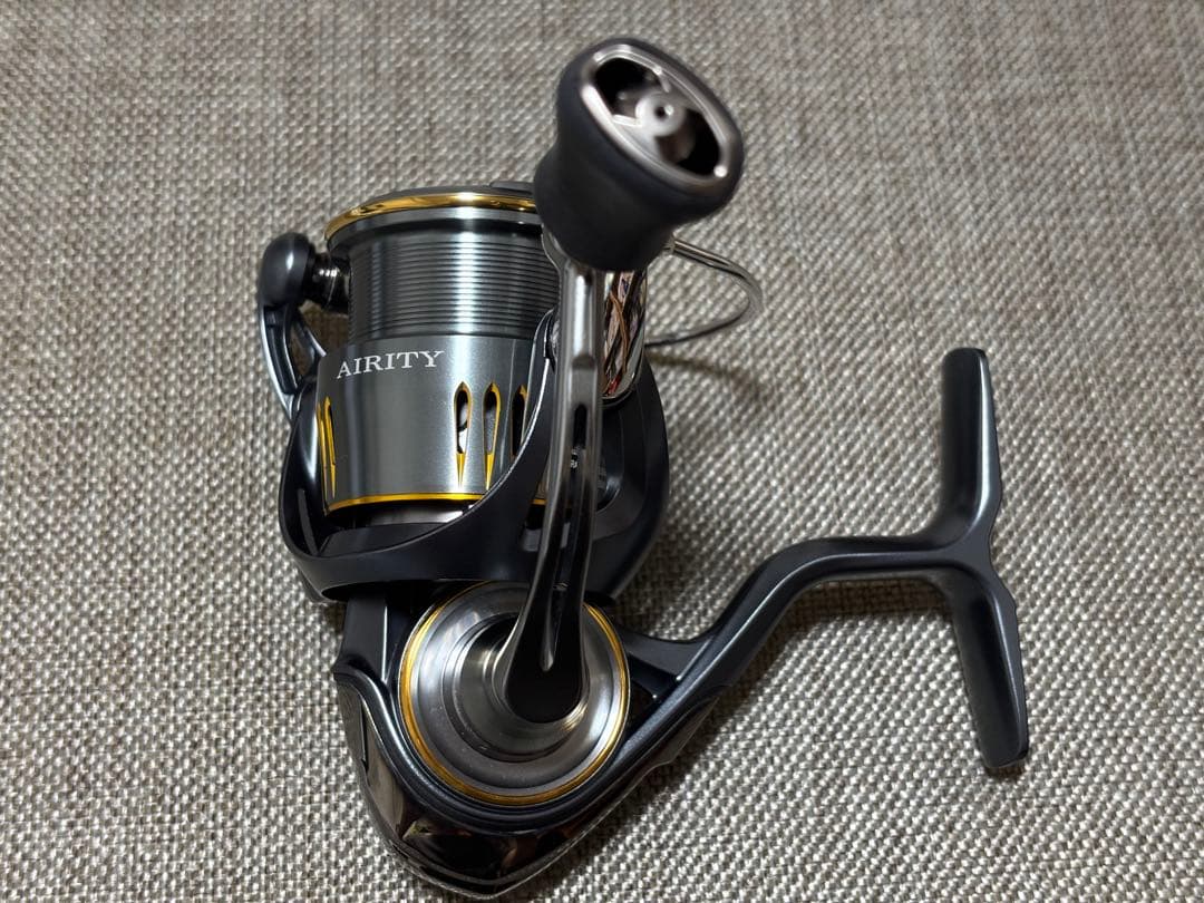 【美品】DAIWA　ダイワ　23エアリティ　LT2500S おまけハンドルノブ付