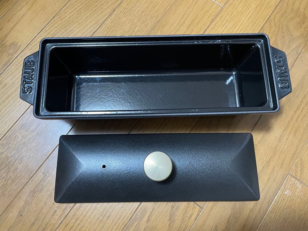 Staub 鋳鉄製 長方形テリーヌ型 蓋付き 黒