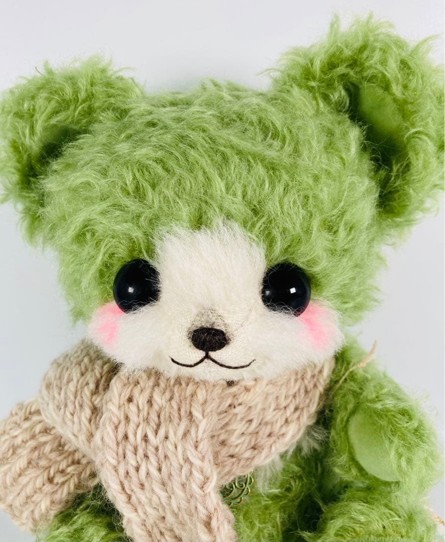 ハンドメイド 抹茶色　クマのぬいぐるみ