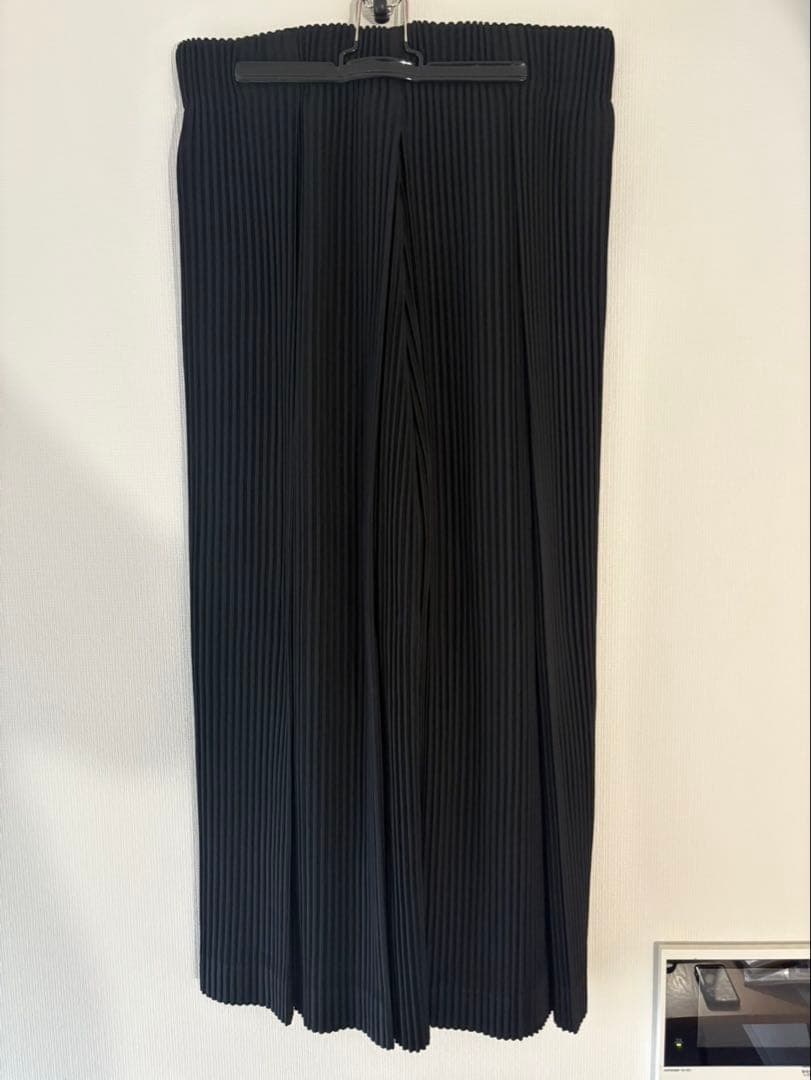 オムプリッセ　イッセイミヤケ　タックド　ブラック　黒　サイズ3