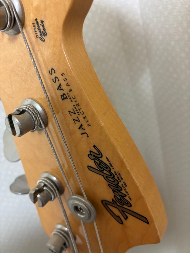 Fender Jazz Bass サンバースト 4弦