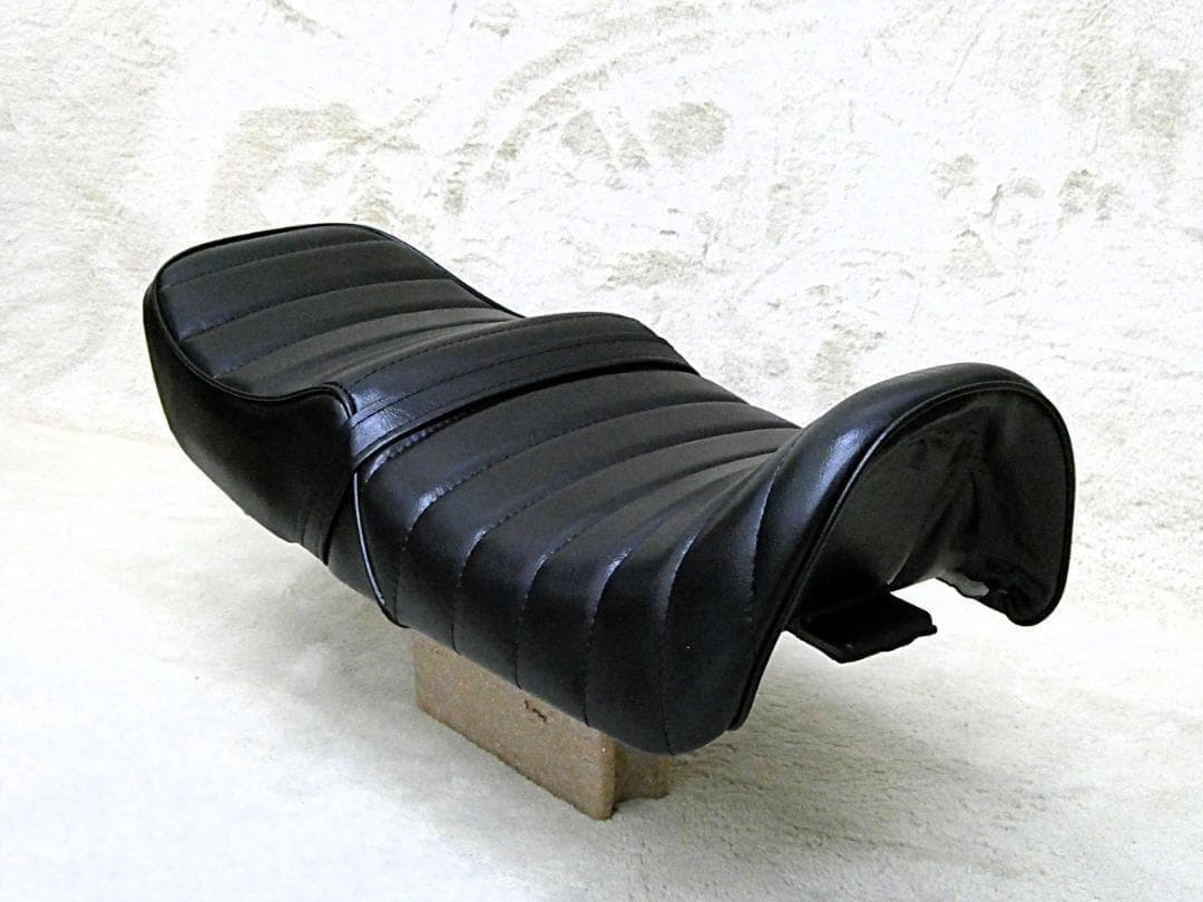 CBR400F　黒皮 タックロールシート/3 NC17ブラック あんこ抜き