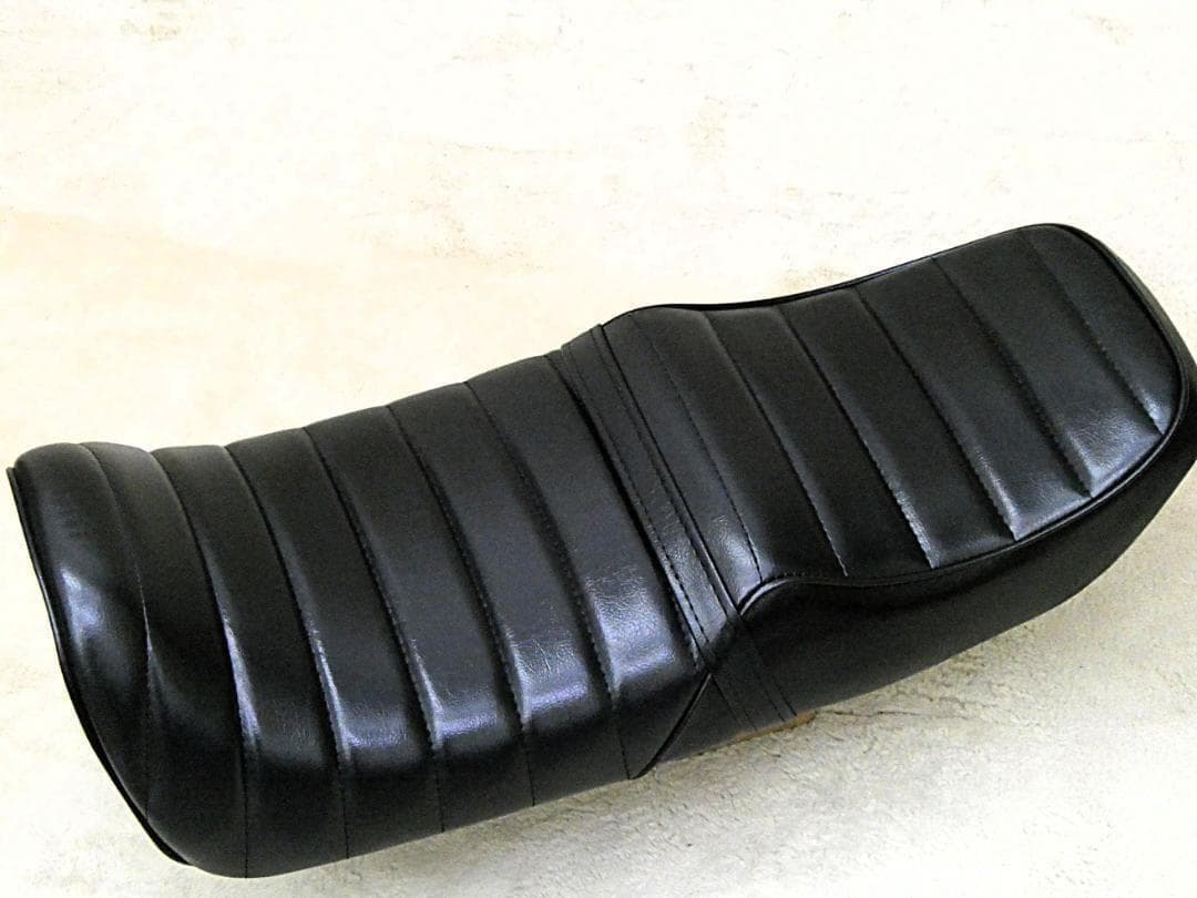 CBR400F　黒皮 タックロールシート/3 NC17ブラック あんこ抜き