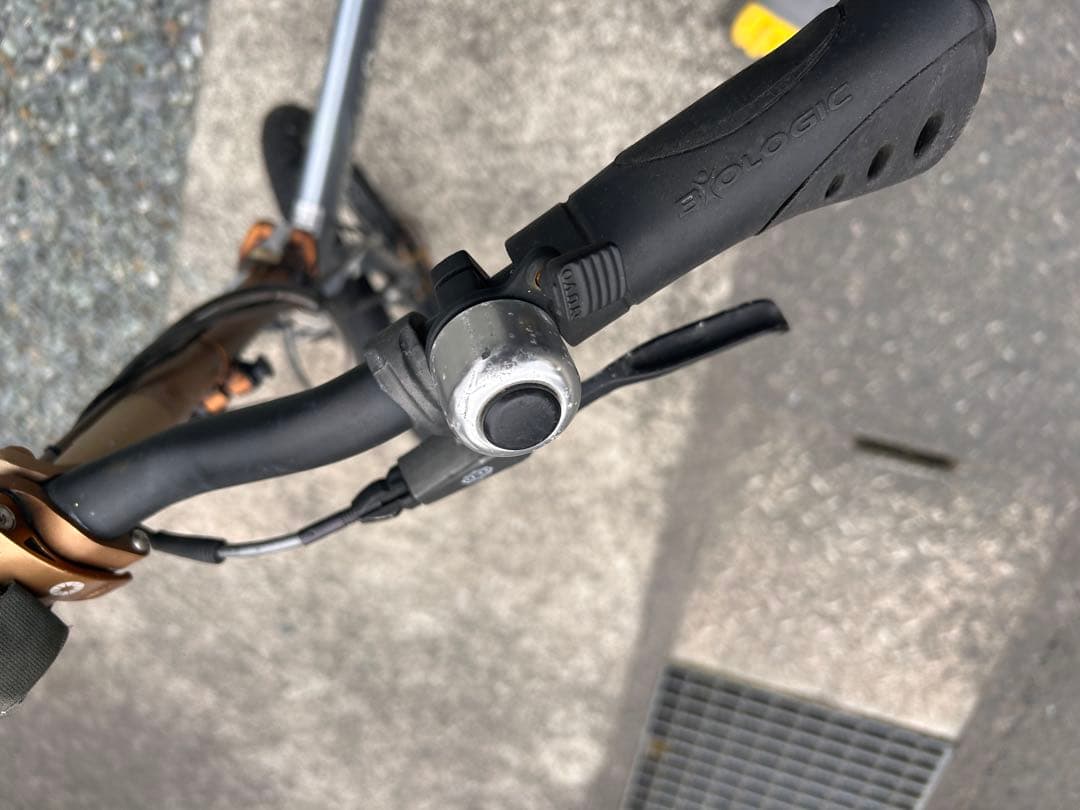 ヨツコプツノゼミ　ダホン 折りたたみ自転車 グレー　8段変速　ミニベロ