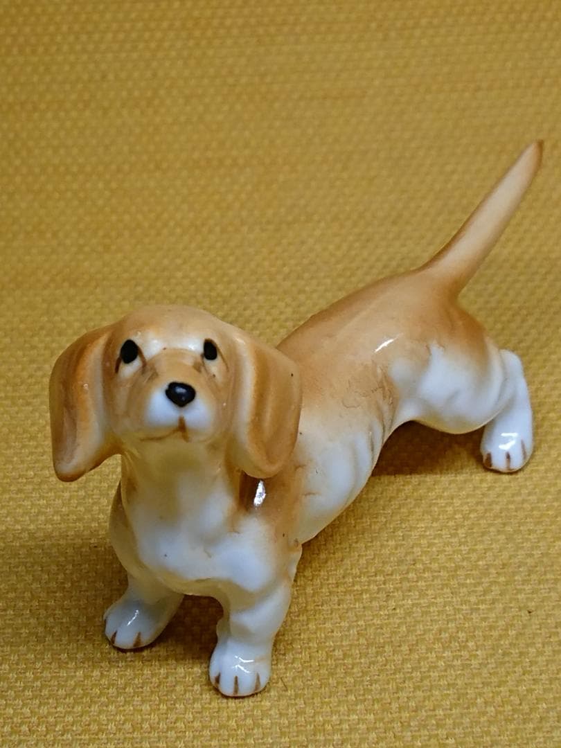 【美品】犬　ダックスフンド　陶器　置物　インテリア　工芸品　美術品　A3271