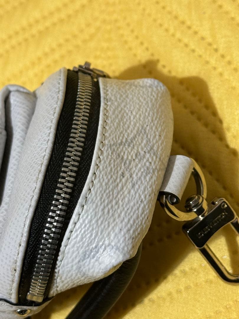 ルイ・ヴィトン キーホルダー　ビジューサック・ネオディスカバリー M69318