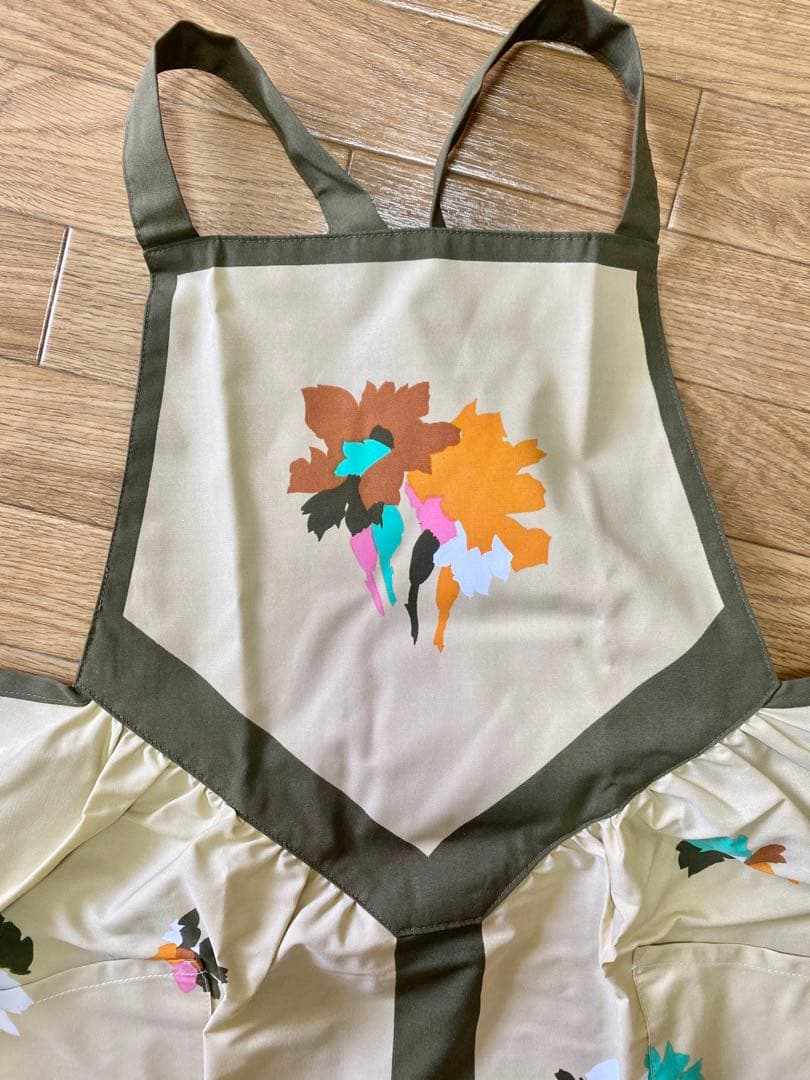 新品　箱付き　イヴサンローラン エプロン　Yves Saint Laurent