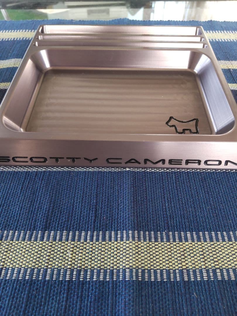 SCOTTY CAMERONロゴ入り 金属トレー