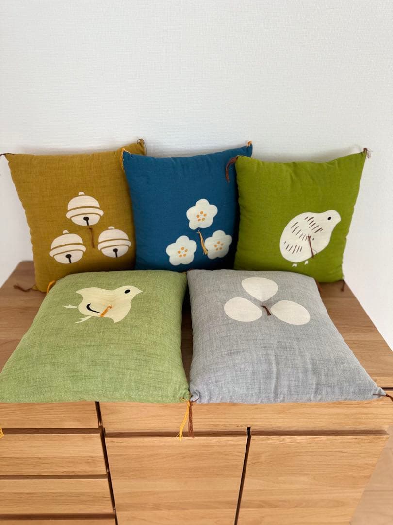 ポンピン堂　型染め本縫い小座布団