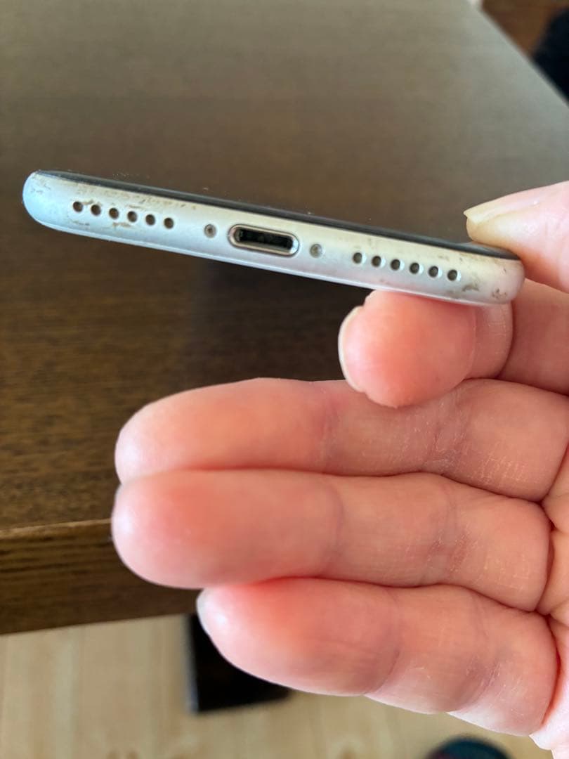 iPhone SE 第2世代 64GB SIMフリー 動作確認済