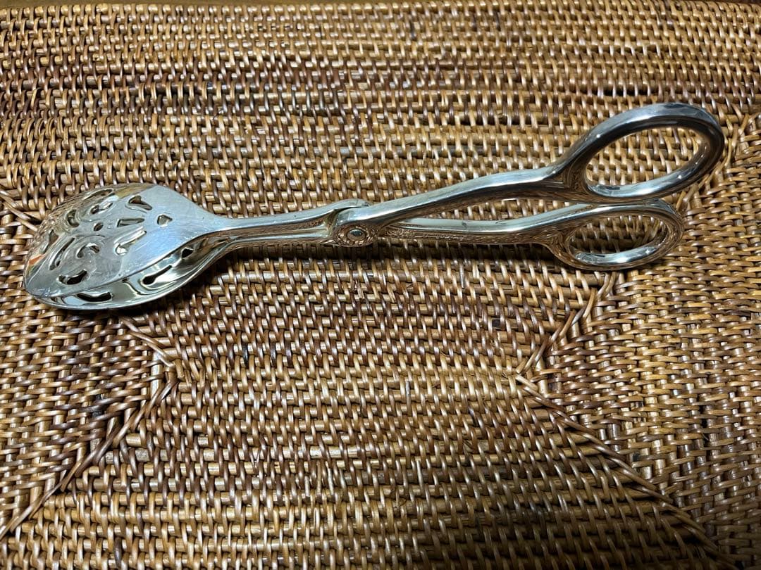 りりこ　クリストフル　ペストリートング　パティスリー　ケーキトング