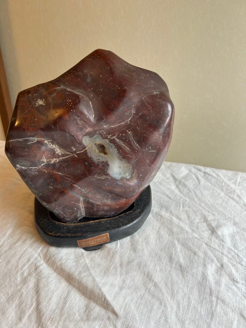 水石　瑪瑙赤石　黒色台座付き