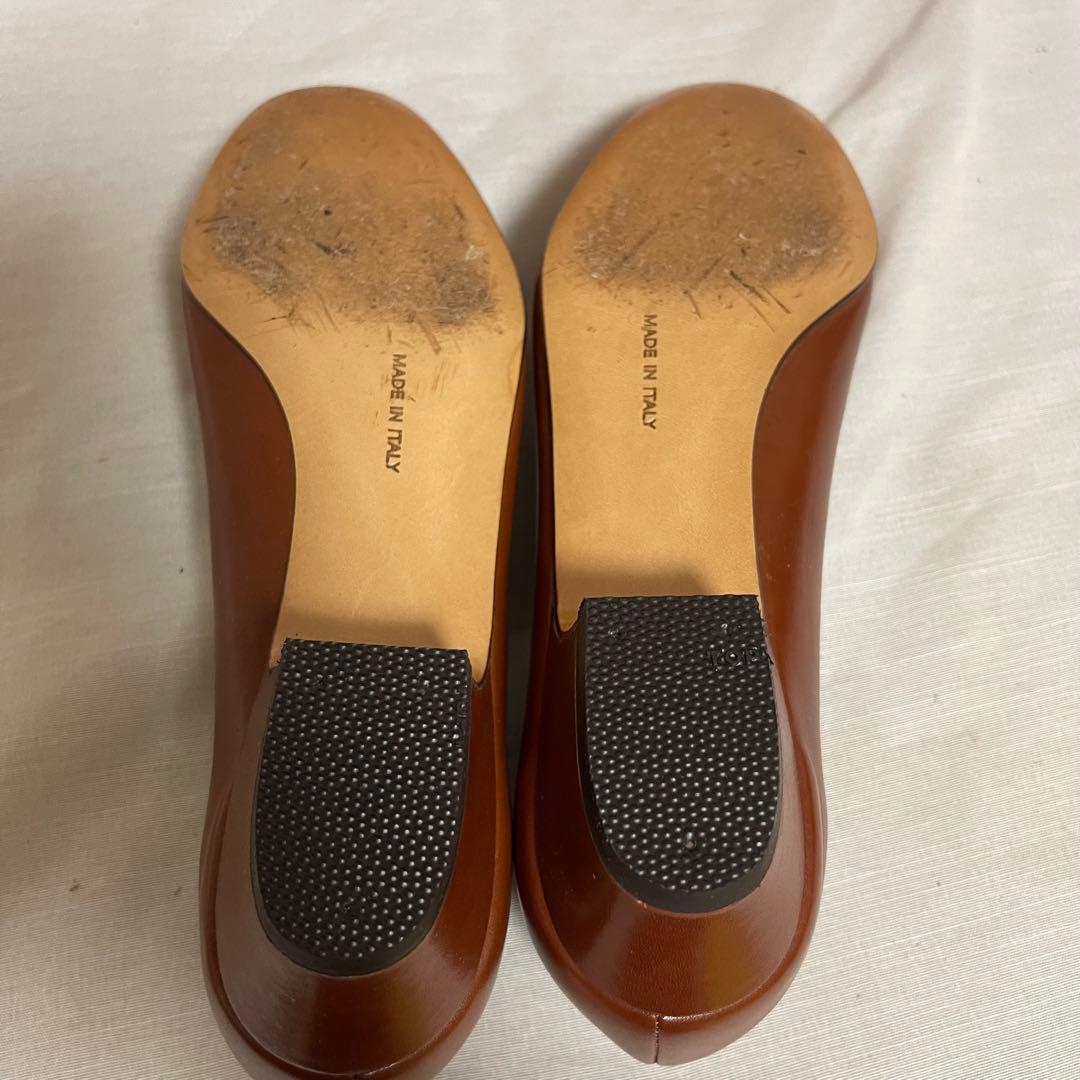 フェラガモ　超美品　ブラウン パンプス 6.5Ｂ　幅狭　ヴァラリボン