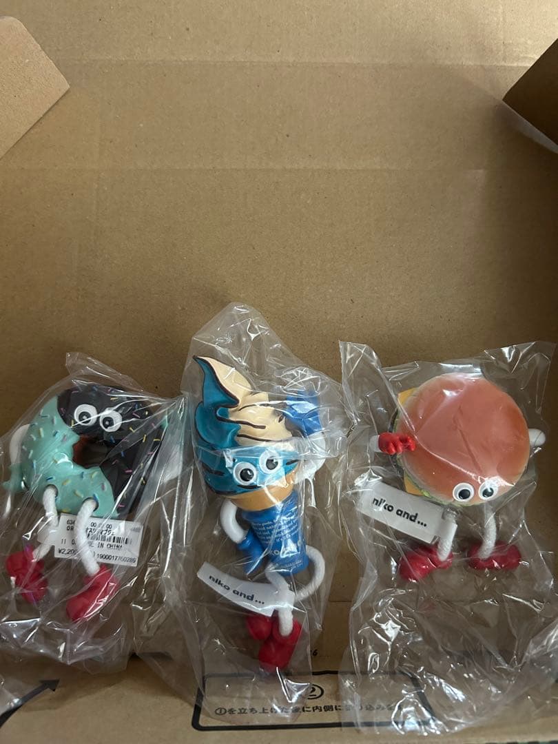 ニコアンド 【FLAVORS】コラボ お座りオブジェ　全種