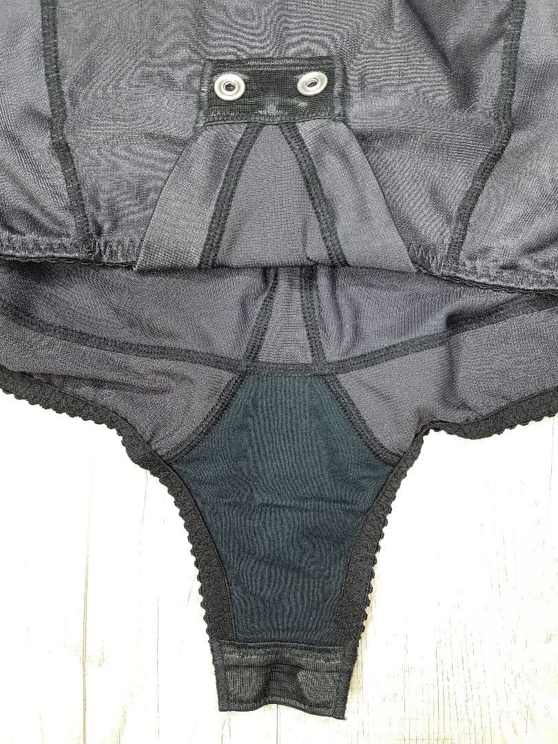 美品 マルコ　カーヴィシャス ボディスーツ E70 M/黒/カレス/232