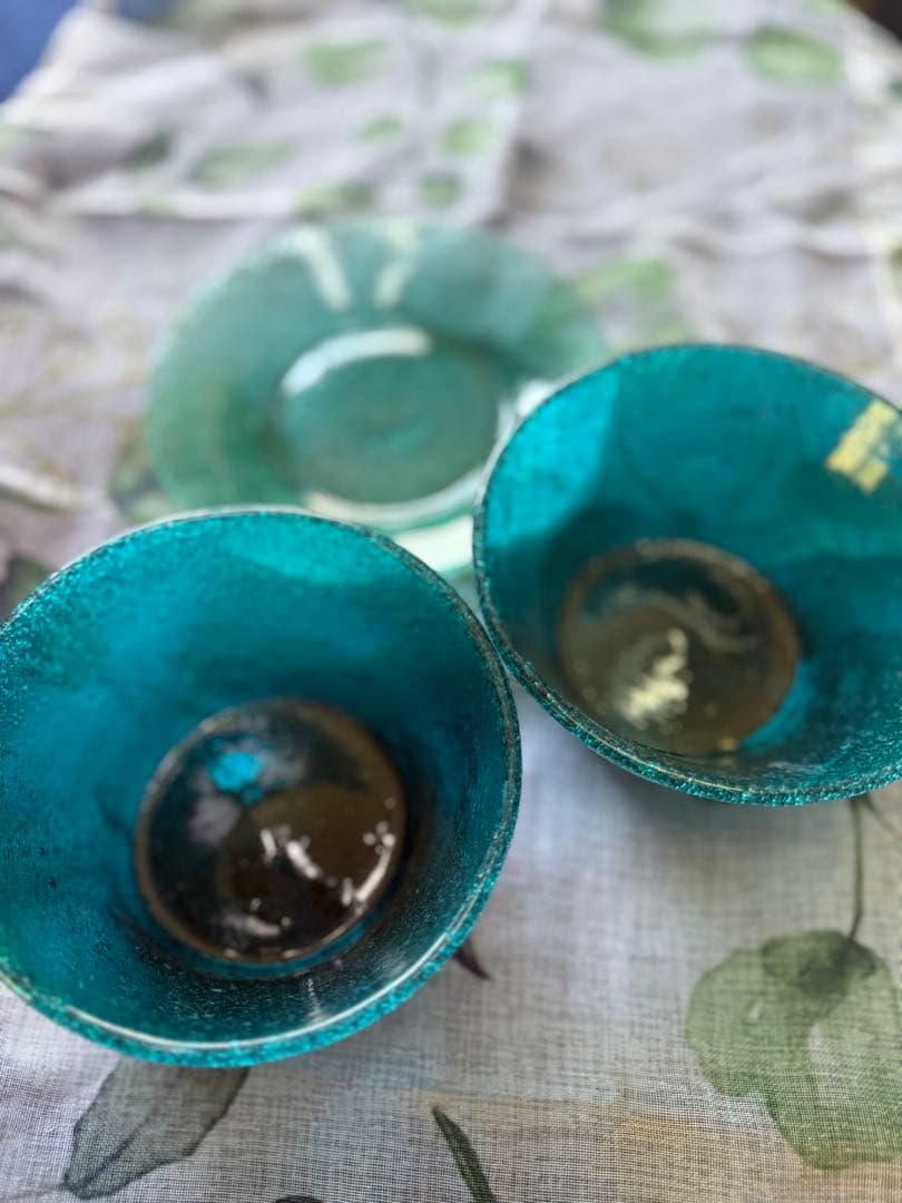 吹きガラス美しい鉢2個と一枚の皿