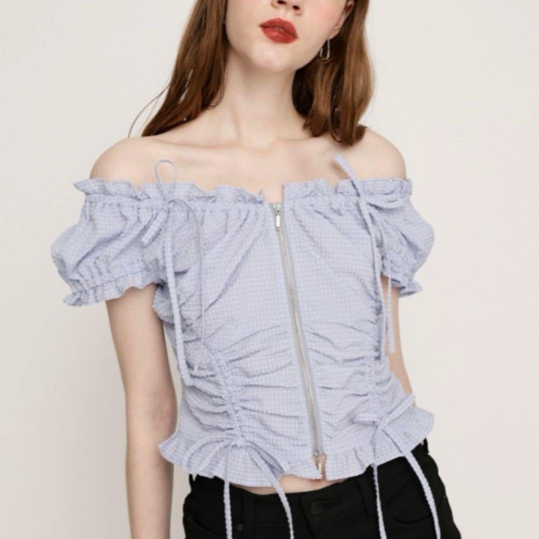 a SLY FRONTZIP2WAYTOPSフロントジップ2ウェイトップス