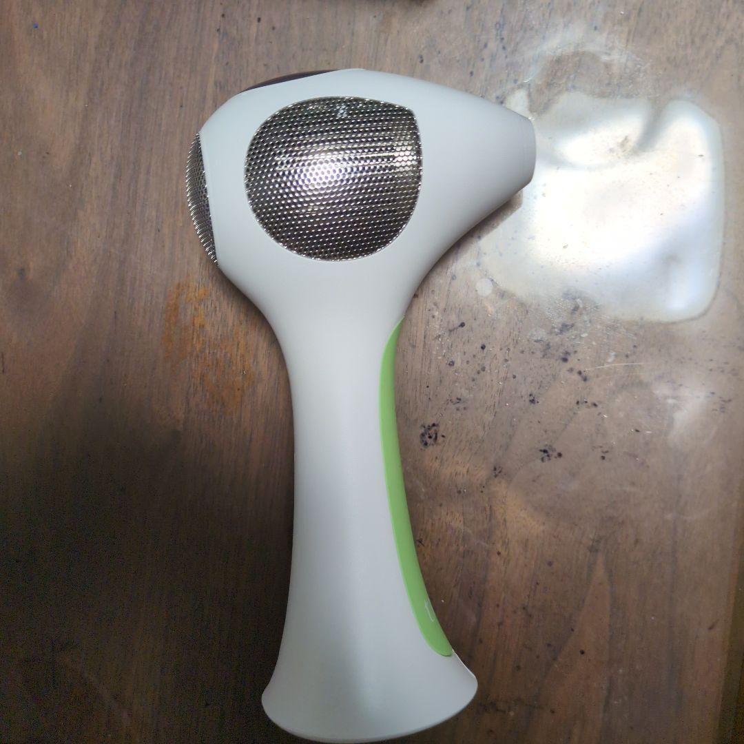 脱毛器 ホワイト・グリーン 充電器付き