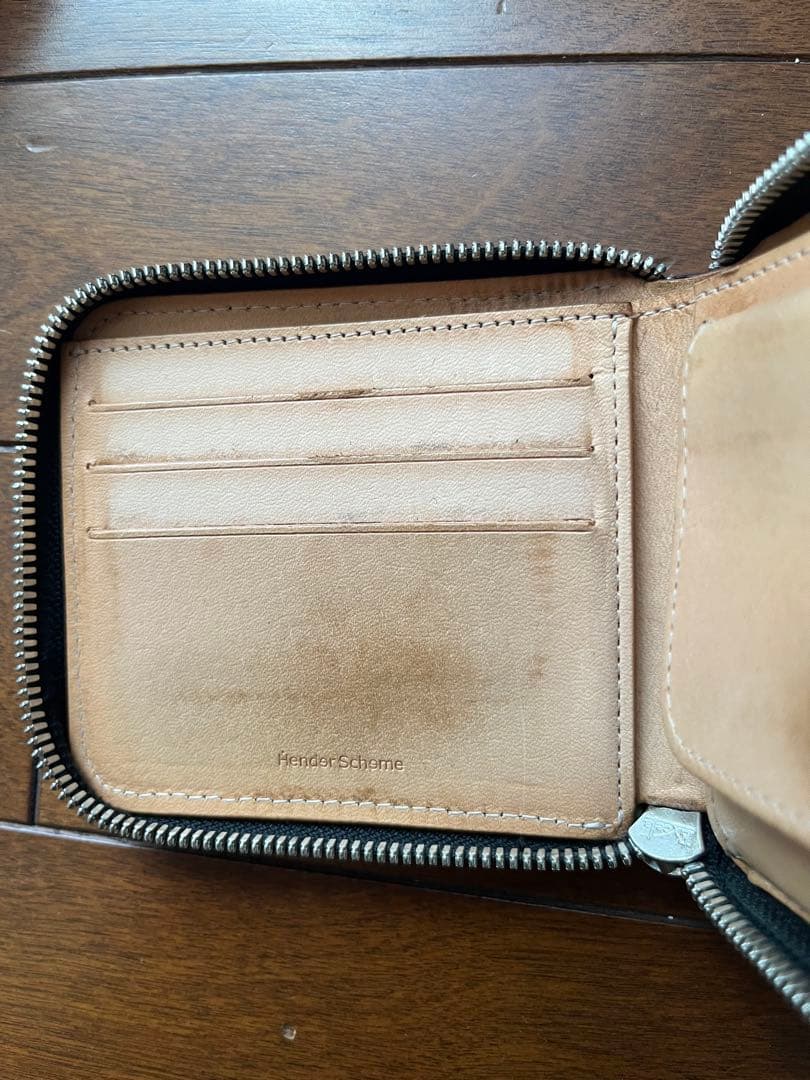 レザー製 ブラック 二つ折り財布