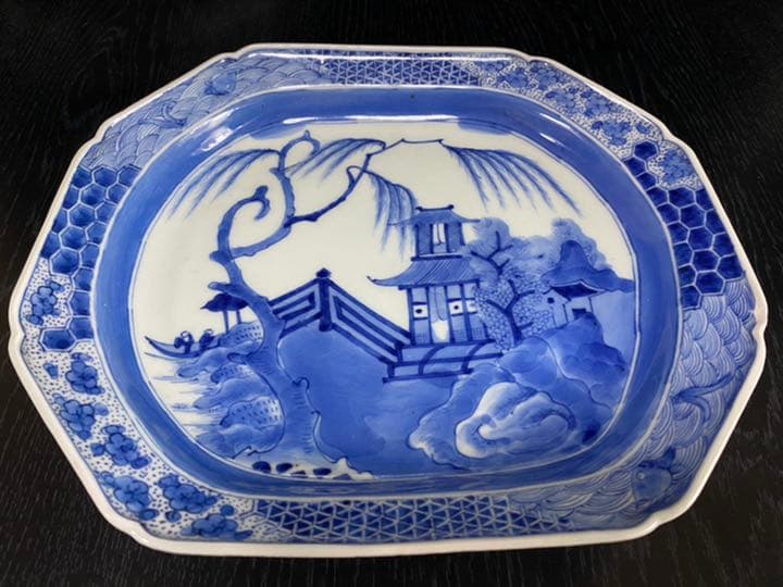 古伊万里　染付け変形皿　風景画　２客揃