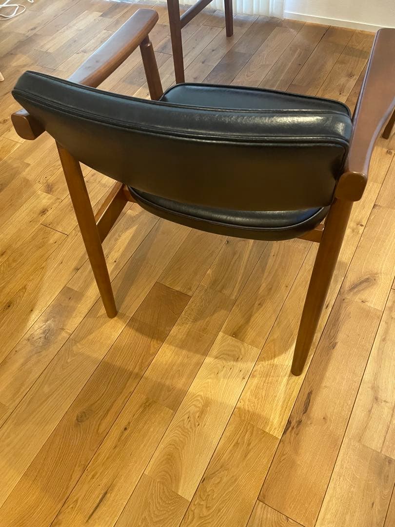 【カリモク60】Dチェア　スタンダードブラック　【キハダ お取り置き】