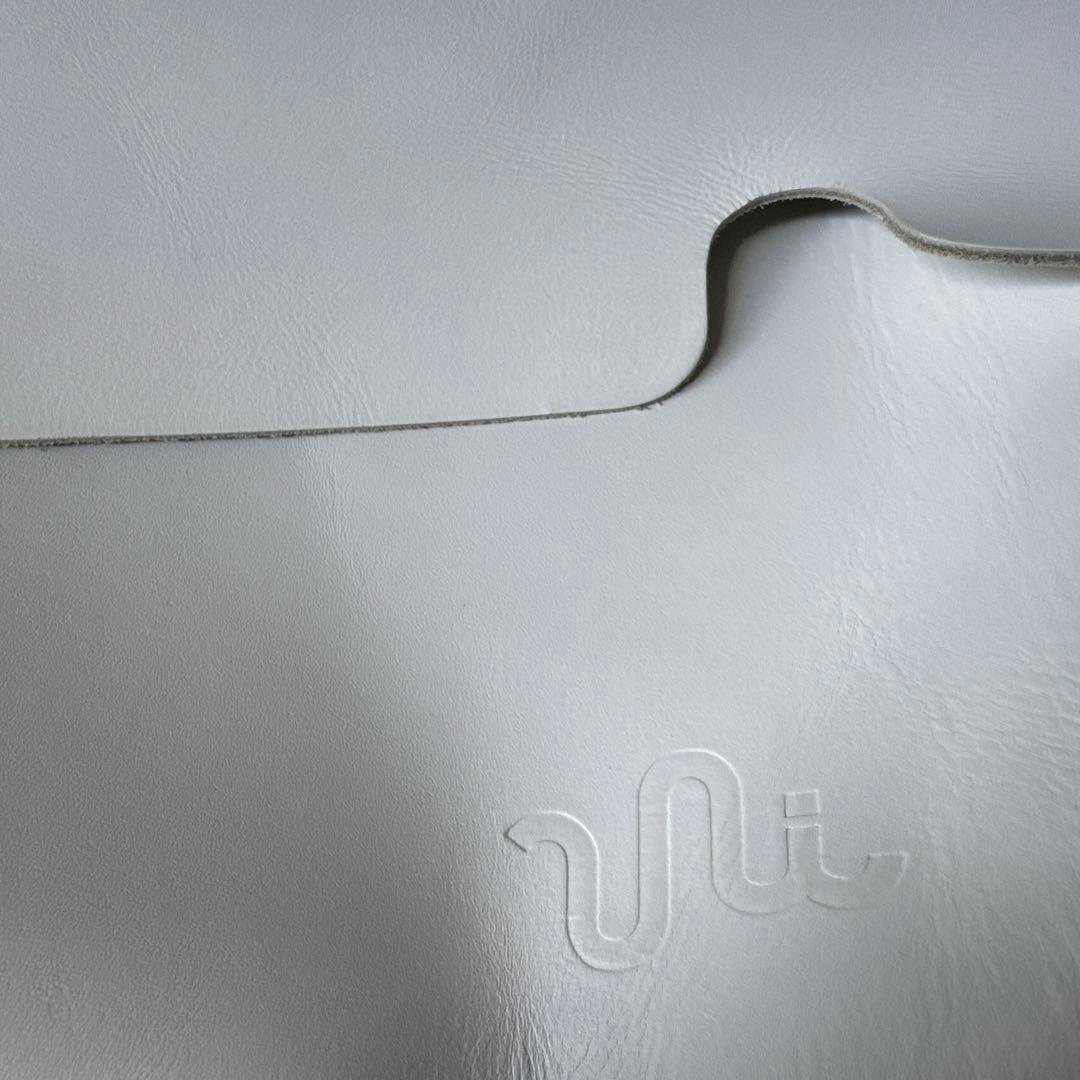 希少ホワイト　Uni&co ユニアンドコー　メッセンジャーバッグ