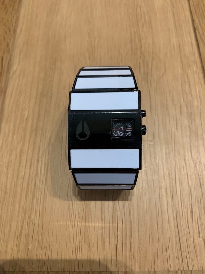 激レア　nixon 腕時計　ロトログ　白黒　電池交換済