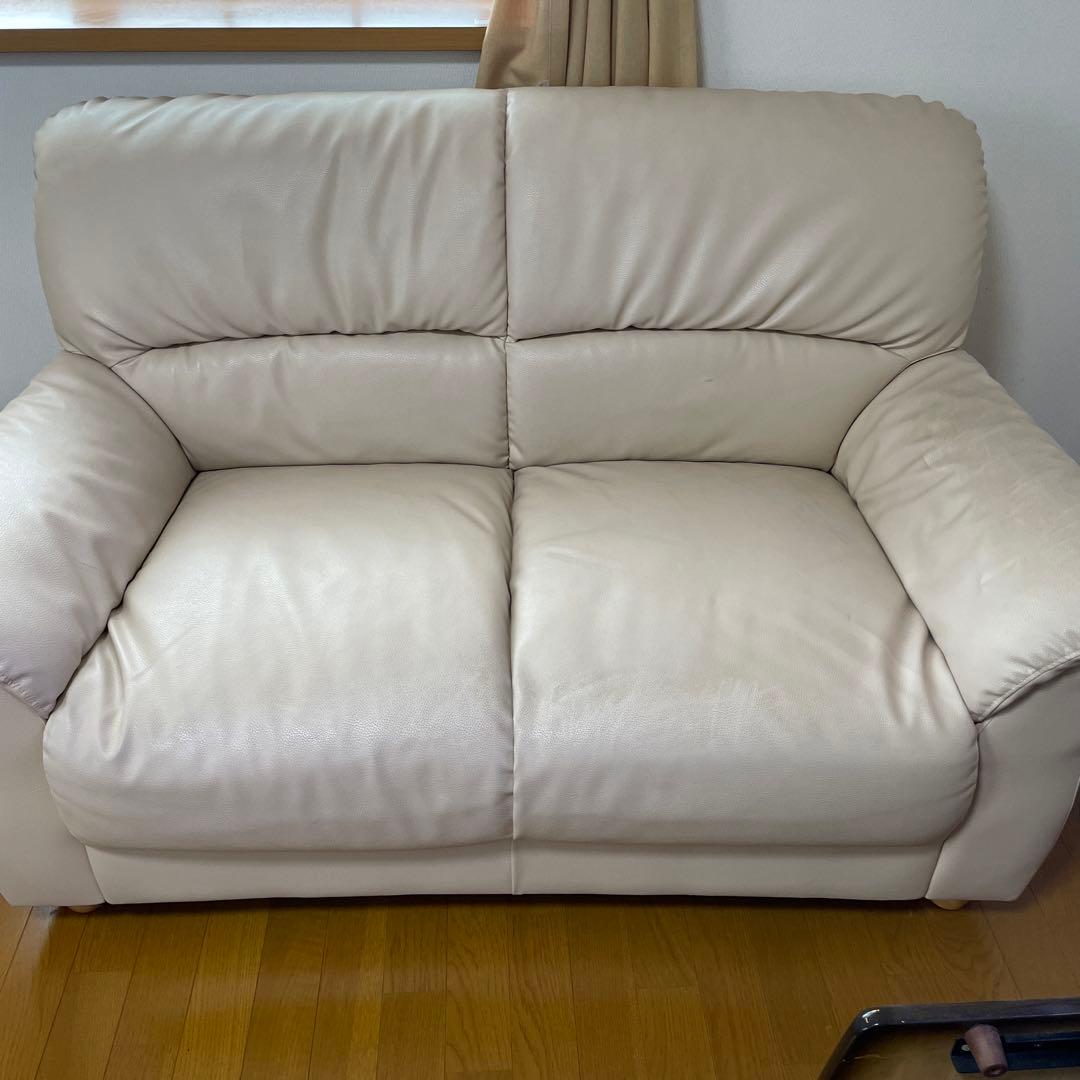 ✴️タイムセールお値下げ✴️2人掛けソファ　オフホワイト