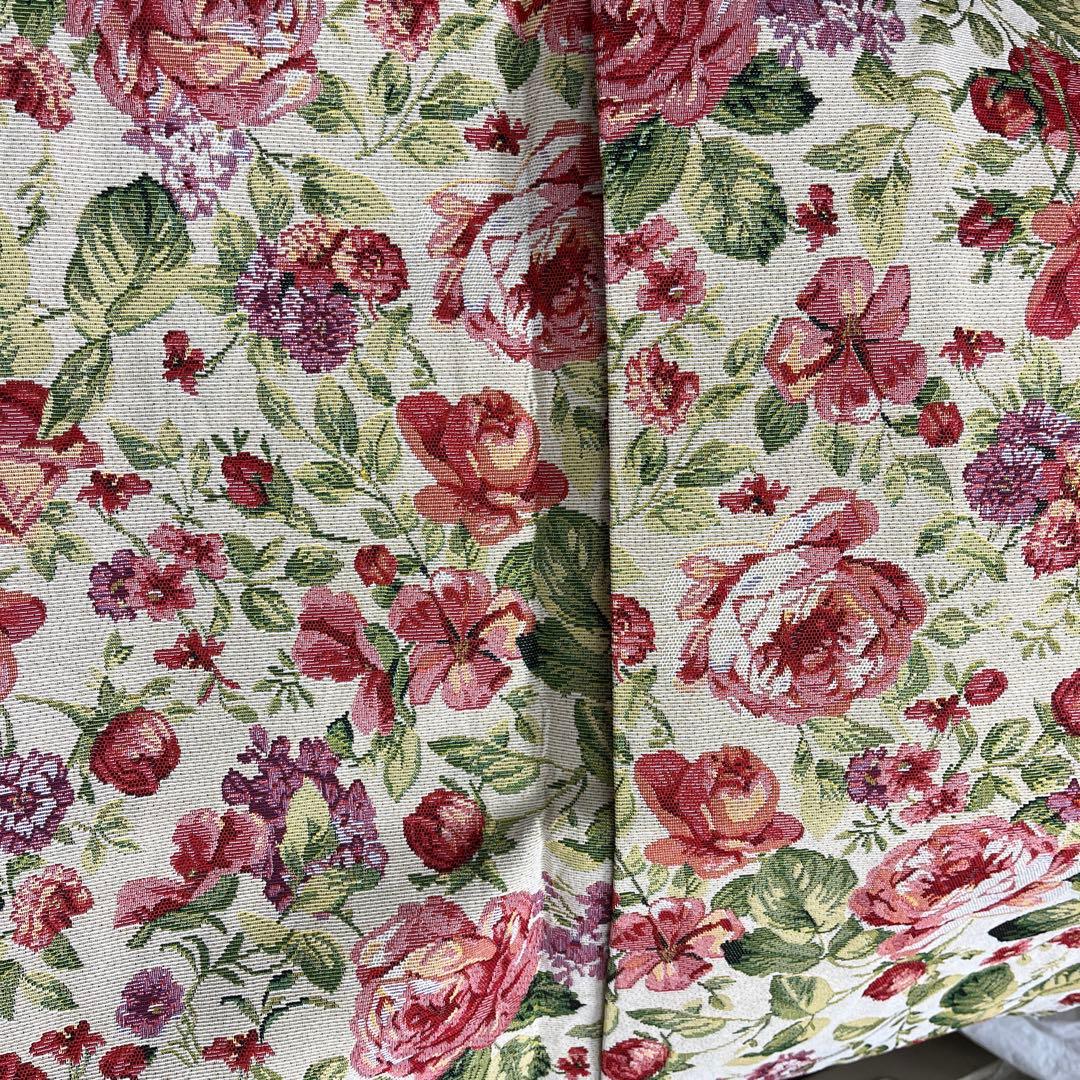 新品　ジャガード ローズ柄　花柄　ベッド　ソファ　こたつカバーなどマルチクロス