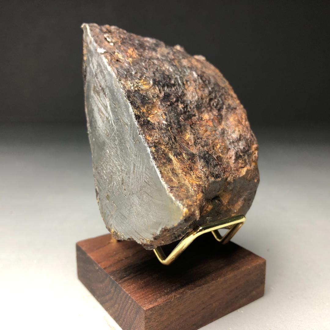 アルタイ隕石　隕石 鉄隕石　エンドカット　ナチュラル　重さ約680ｇ