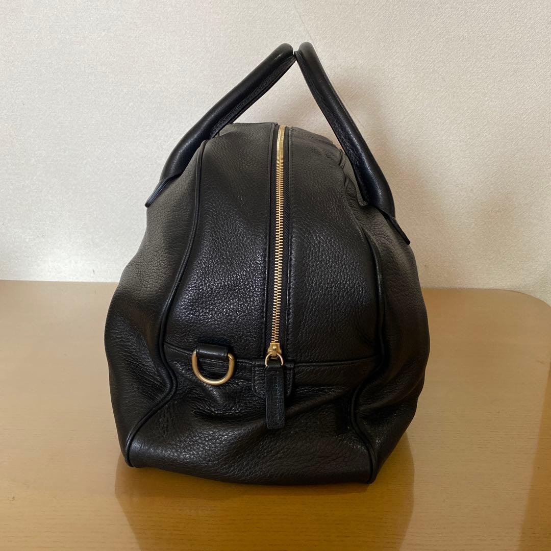 Giorgio Armani ブラックレザートートバッグ（ディアスキン）