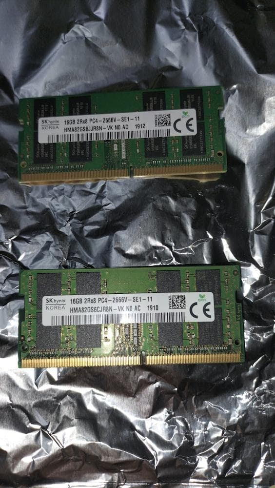 SK hynix 16GB DDR4 2666MHz メモリx2 (32GB)