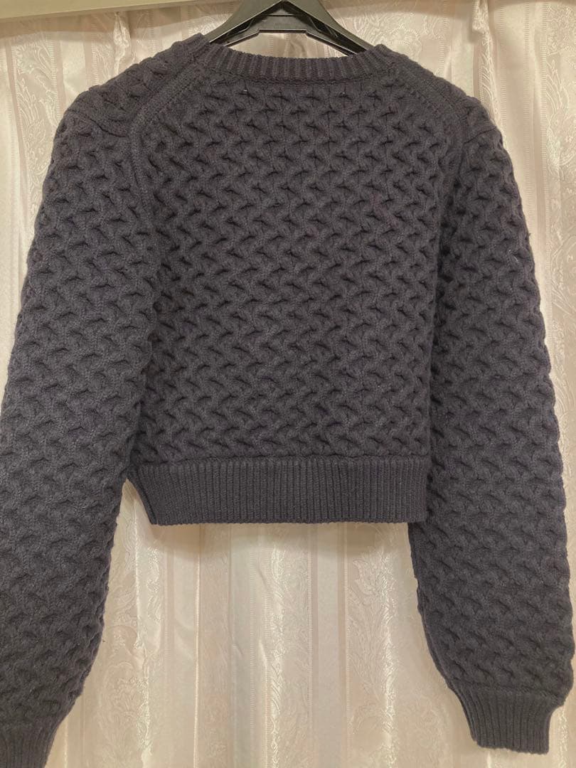 1/31まで出品【正規品】Bibiy ネイビー クロップドニットセーター