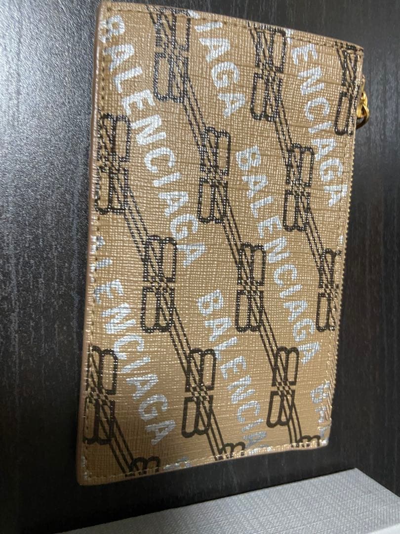 BALENCIAGA 美品　ロゴプリント ケース