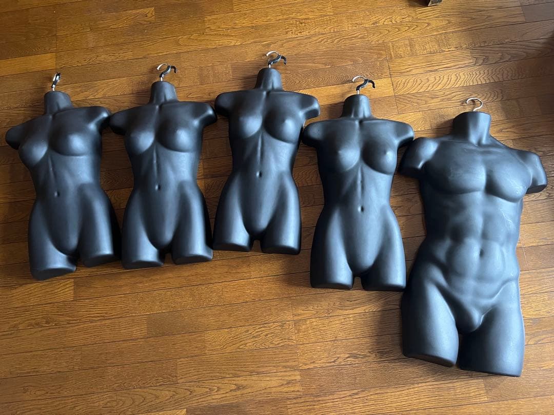 【新品未使用】ブラックマネキンハンガー　5体セット