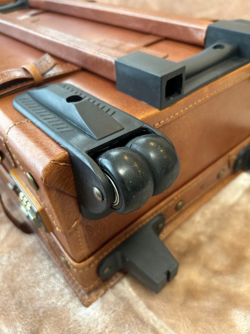 ユーラシア豚革トランクキャリーケースキャリーバッグ旅行バッグスーツケースコロコロ