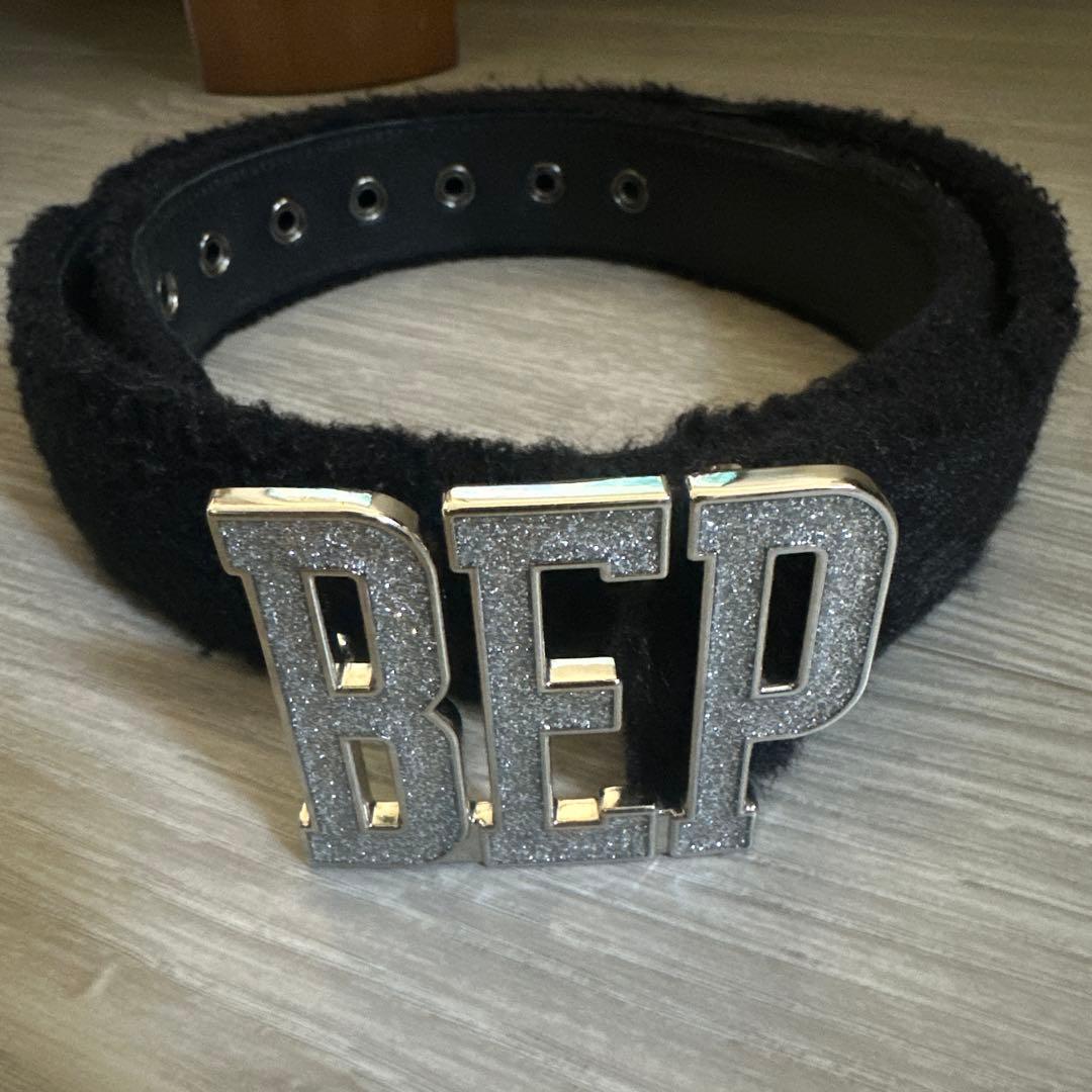 小物 GLITTERED LETTERS FAUX FUR BELT BLACK