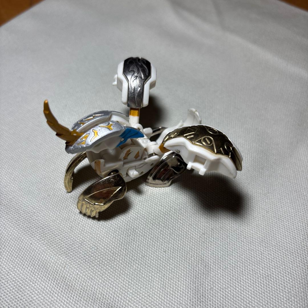 爆丸　統タヴァネル